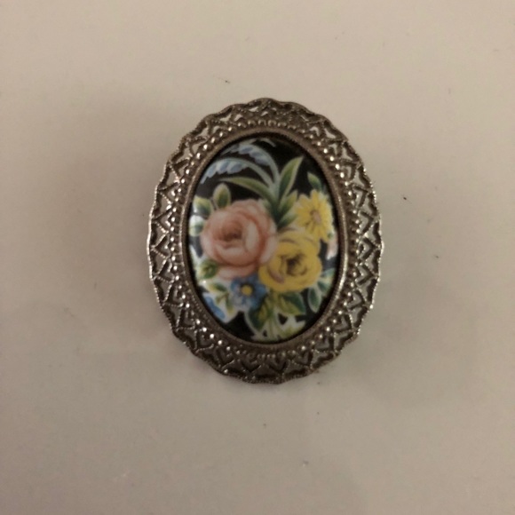Picture Perfect Flower Brooch - Picture 3 of 3